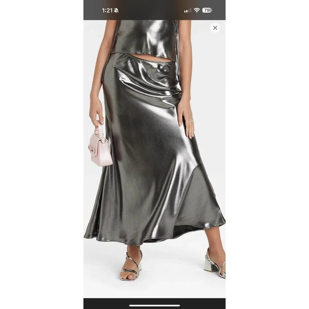NWT XS WILD FAVLE SILVER SKIRT